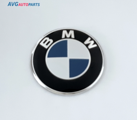 Эмблема BMW 2 крепления черно-синий с хромом AVG 322504